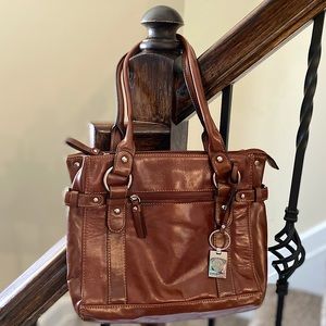 Giani Bernini leather shoulder bag-excellent cond.